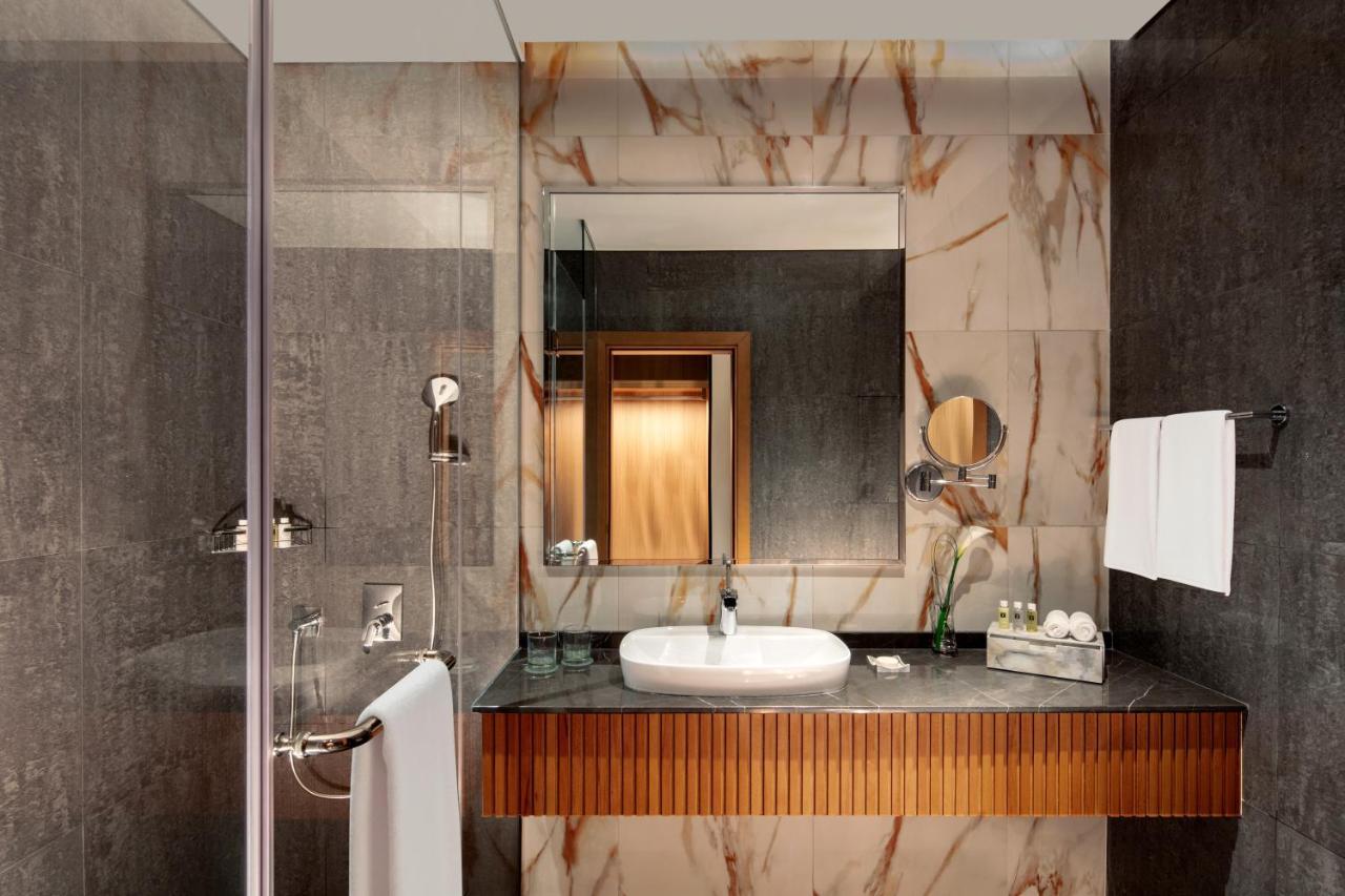 The First Collection Dubai Business Bay Hotell Eksteriør bilde Bathroom