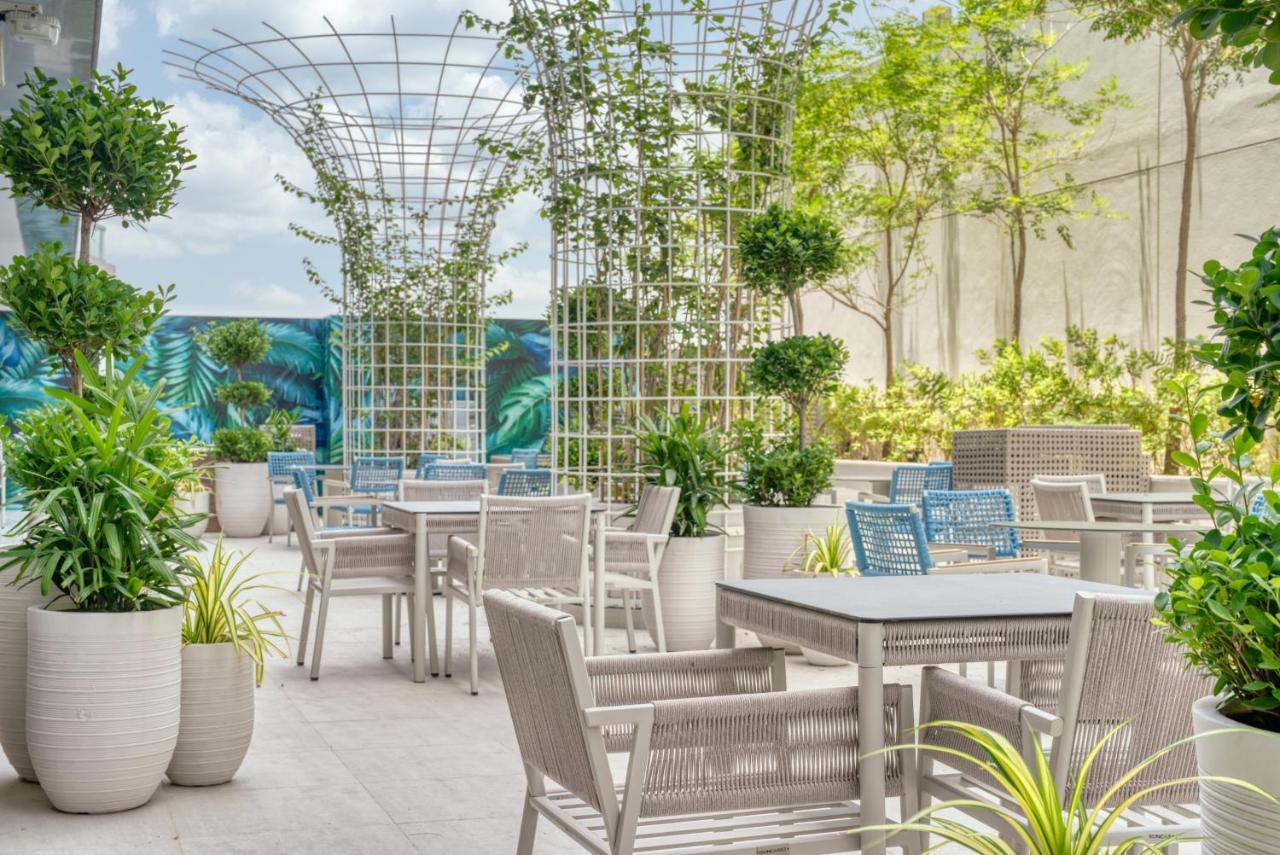 The First Collection Dubai Business Bay Hotell Eksteriør bilde Rooftop terrace